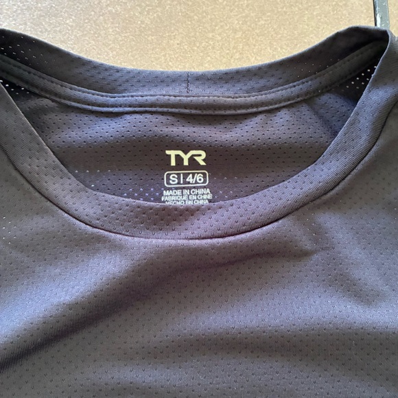 TYR Climadry Women's Cropped Tech Tank Solid, Bundle of 2, Size S - Picture 4 of 4